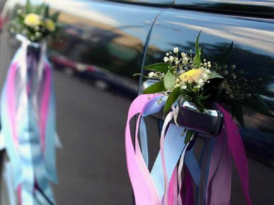 Украшение машин на свадьбу своими руками: мастер-класс с фото